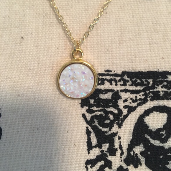 SOLD OUT - 🎉3xHP🎉 White Druzy Necklace - Picture 7 of 8
